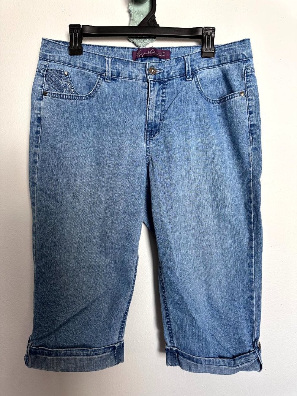 Gloria Vanderbilt Aiden Skimmer Capri size 8 Cuffed ankle Jeans Light wash